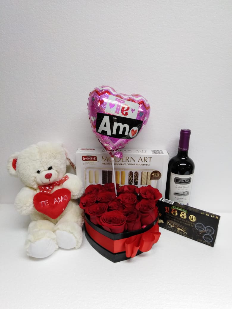 Pack Amor Mo Corazn 12 Rosas, Galletas 500 grs, Turron 150grs, Vino 750, Peluche con corazn 30cm y Globito